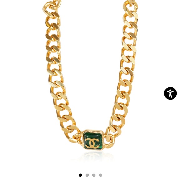 ✨💚Gorgeous Chanel 2020 Resin CC Curb Link Choker Gold Tone Necklace💚✨ - Picture 3 of 12
